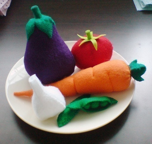 Felt Vegetables Patterns SALE - Eat Your Green Felt Vegetables LOT - 19 Different Vegetables (Patterns and Instructions via Email)