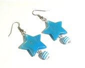 Colorful Funky Dangling Star Earrings (Blue vs White)