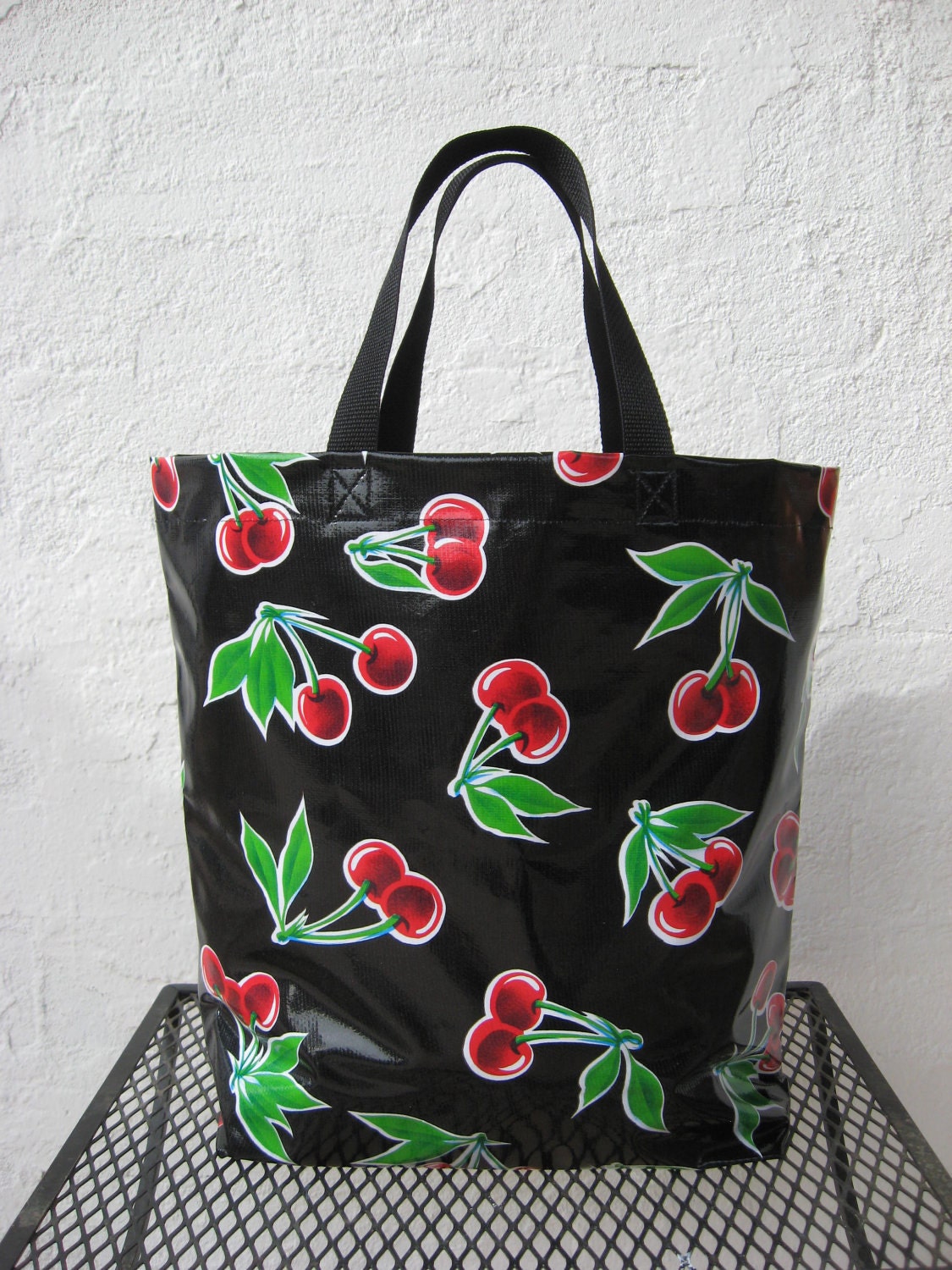 Durable Medium Market Bag - Black Cherries