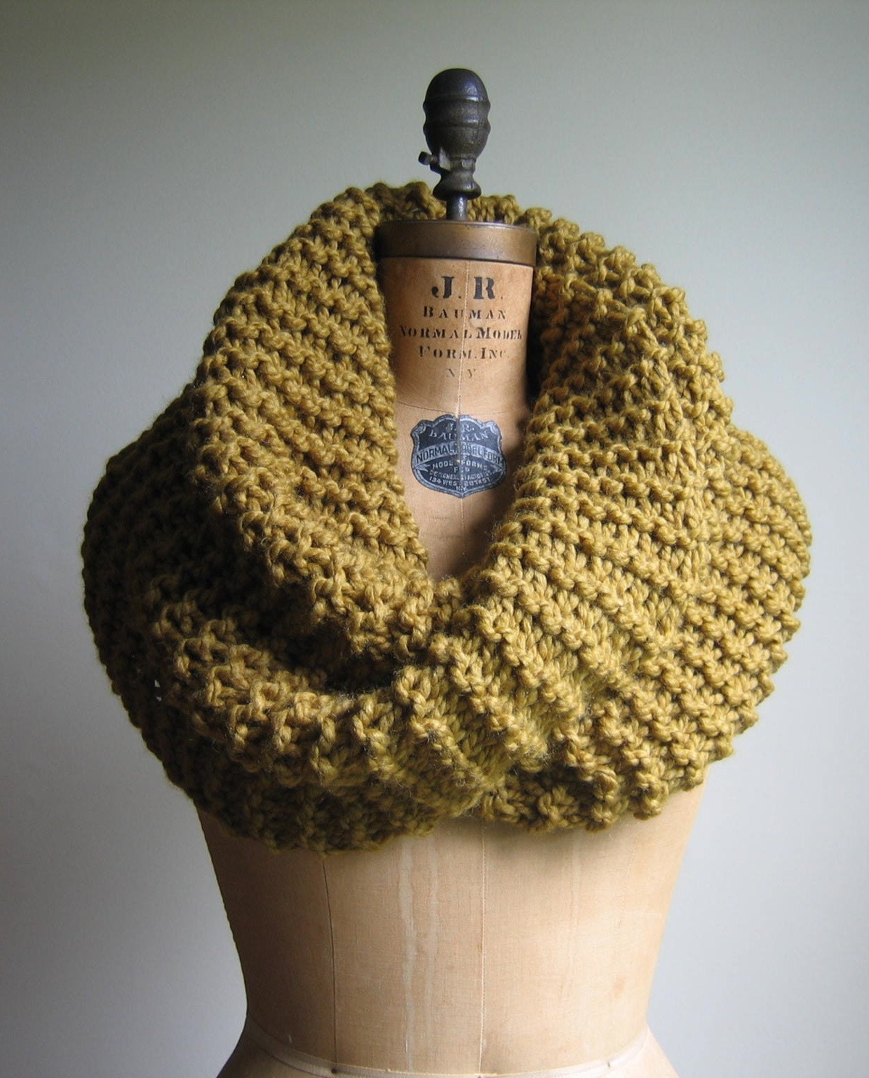 Super Snuggly chunky knit cowl Army. Split Pea green.
