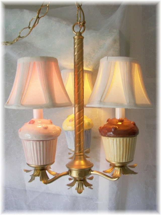 Cupcake Chandelier in Gold