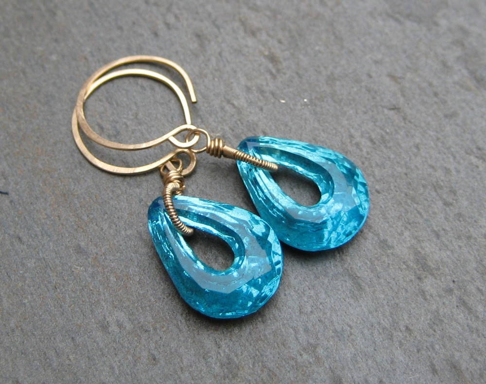 Vintage Aqua Blue Faceted Glass Drop Earring