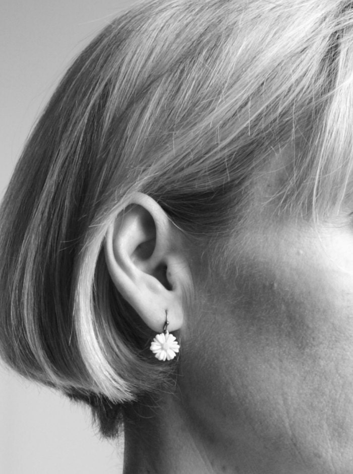 Daisy Earrings, Spring Jewelry - Choose Your Color, Drop Earrings, Memorial Day Sale