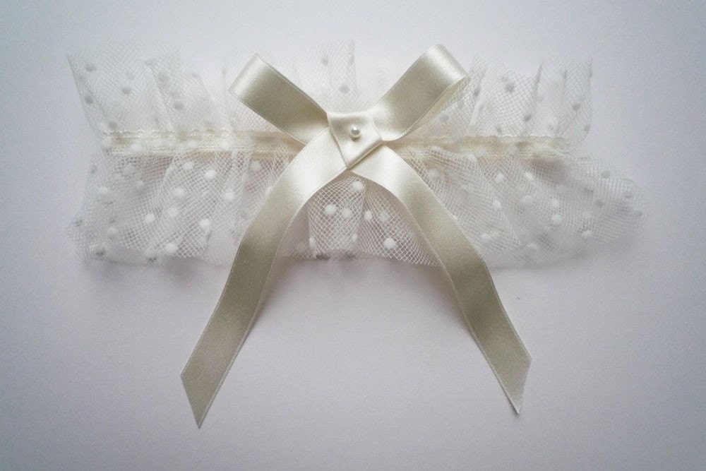 innocence spot tulle garter