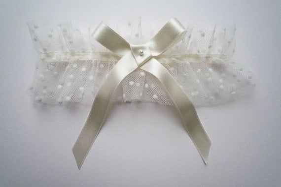 innocence spot tulle garter