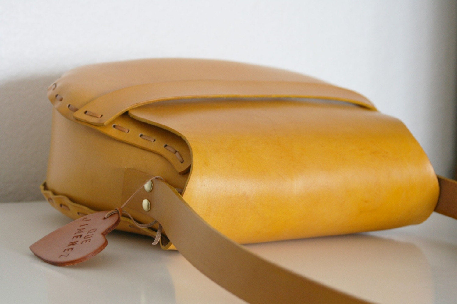 the petal bag, tomato