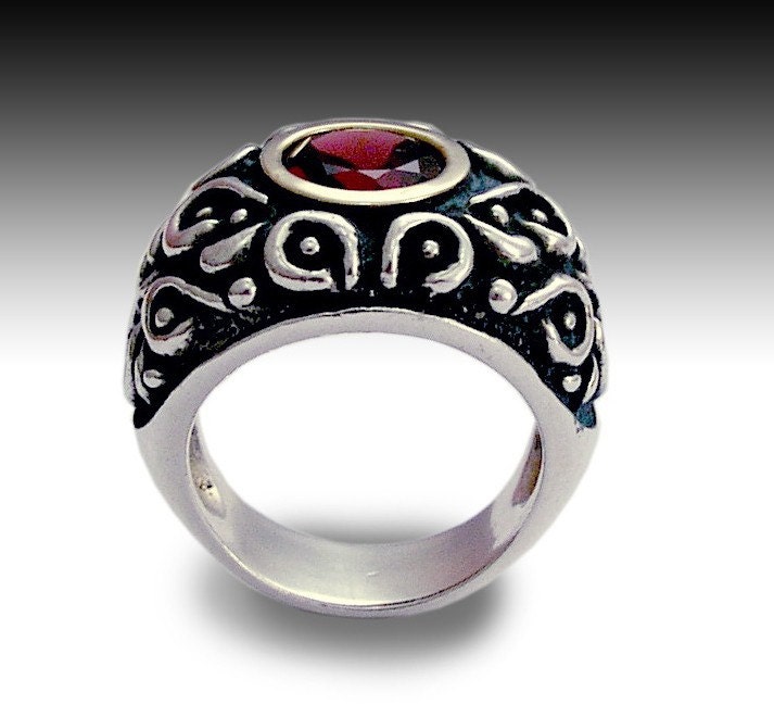 Engagement ring - Sterling silver and yellow gold ring set rose cut red garnet gemstone - Rebellious spirit