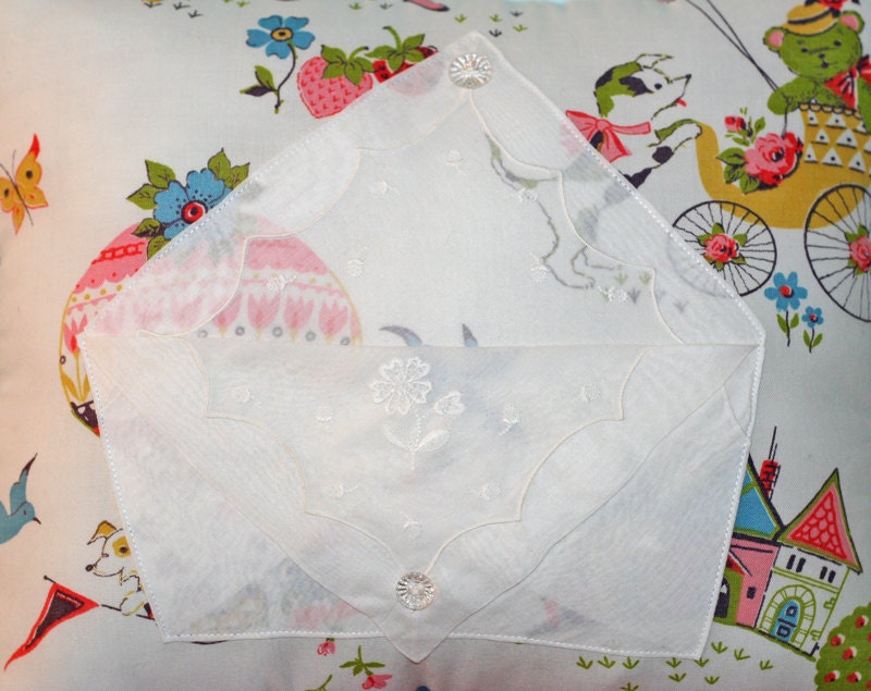 Strip Valance in Vintage 60s Fabric w/ Little Girl Boy Hot Air Balloon Flowers Birds .. White Pom Pom Fringe .. Ready To Ship