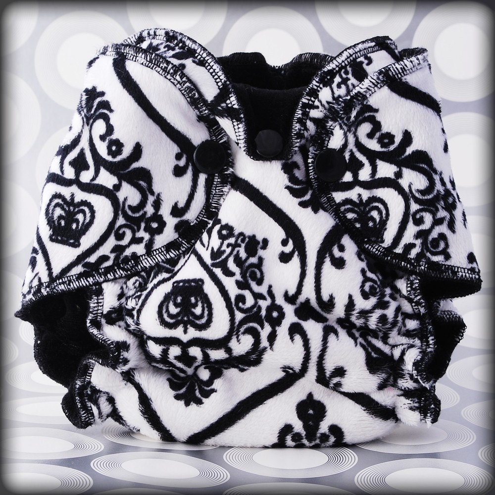 Crown Damask NB MINKY Fitted Diaper