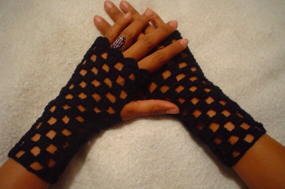 Victorian Style Crochet Gloves For Ladies