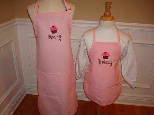 Personalized Mommy and Me Daughter Apron Set Mom Mother grandmom Nana monogram embroidered Great Mother's Day Gift