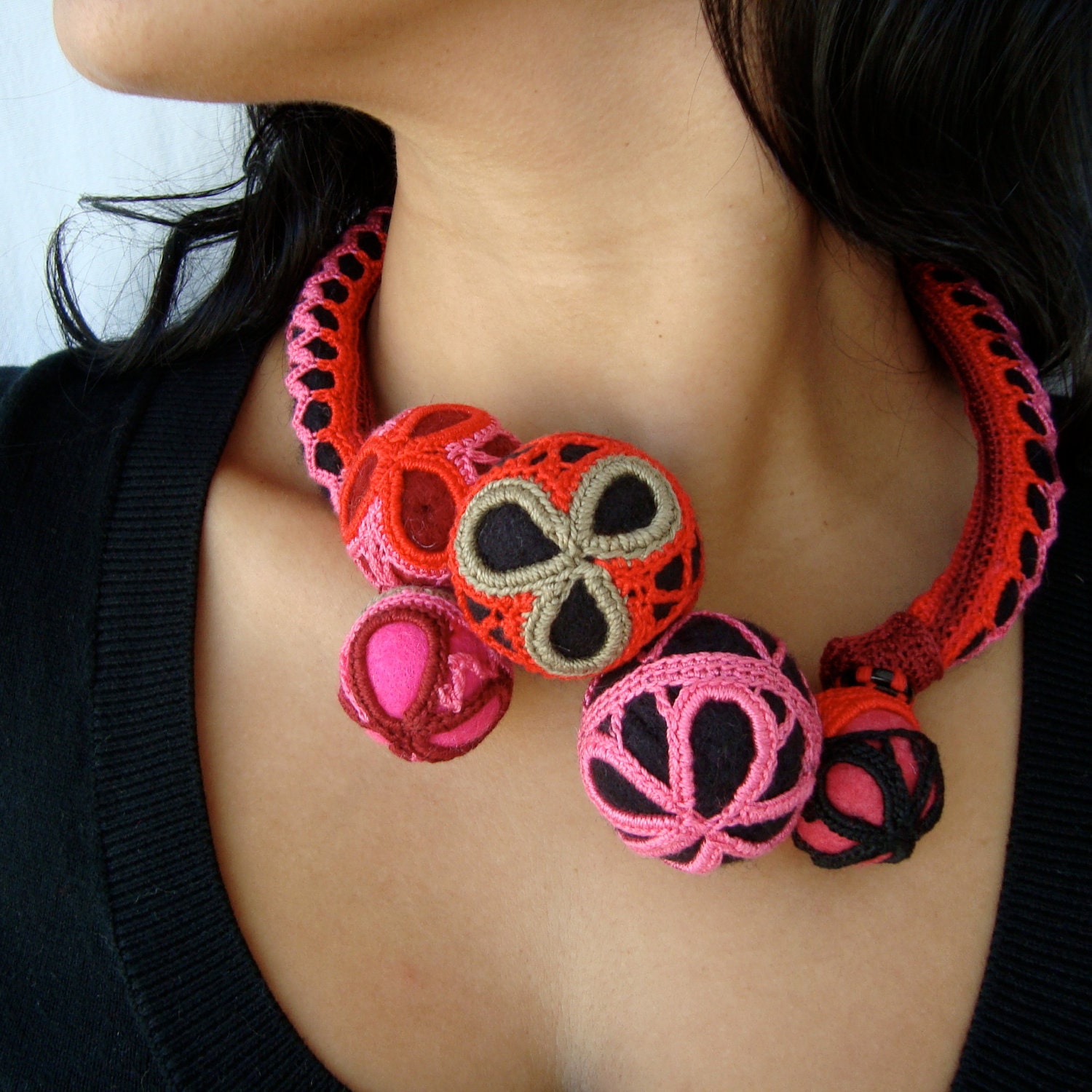 BUGALHO LACE Necklace pink red black