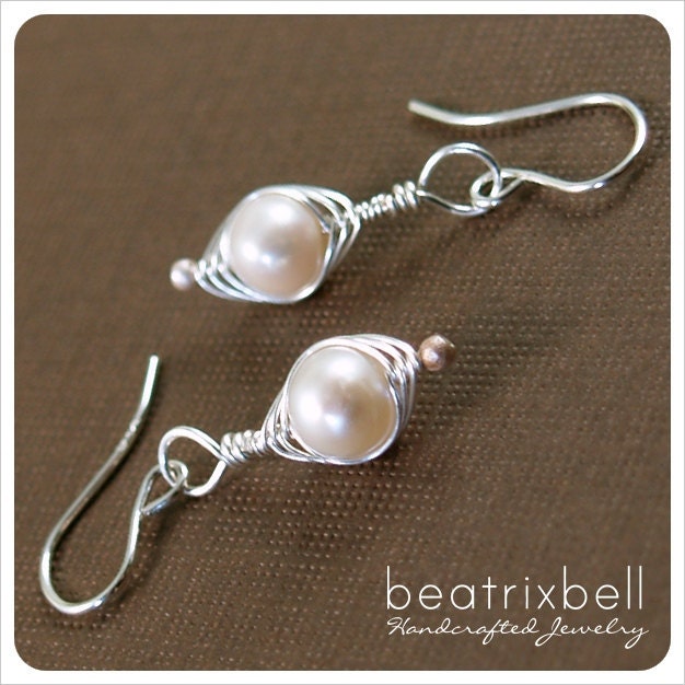 sterling silver pea pod earrings with one pea