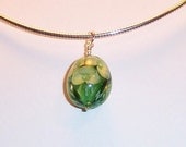 Lampwork Glass Pendant: Paddy's Posies