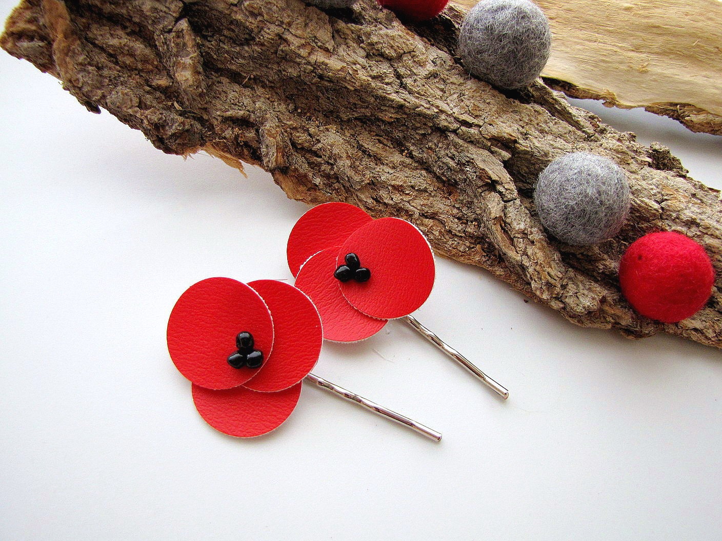 Handmade bobby pin with faux leather flowers ( set of 2 pcs) - TINY RED POSIES (h65)