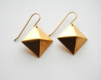 Gold Stud Earrings - Handmade Jewelry - Free Shipping in the US - Summer Fashion