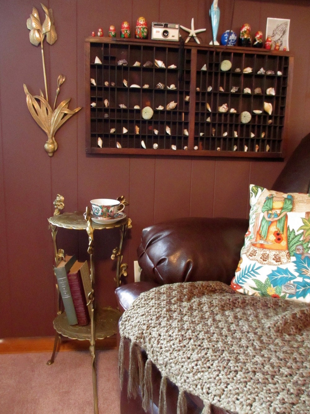 Beautiful Vintage Brass Iris Accent Table