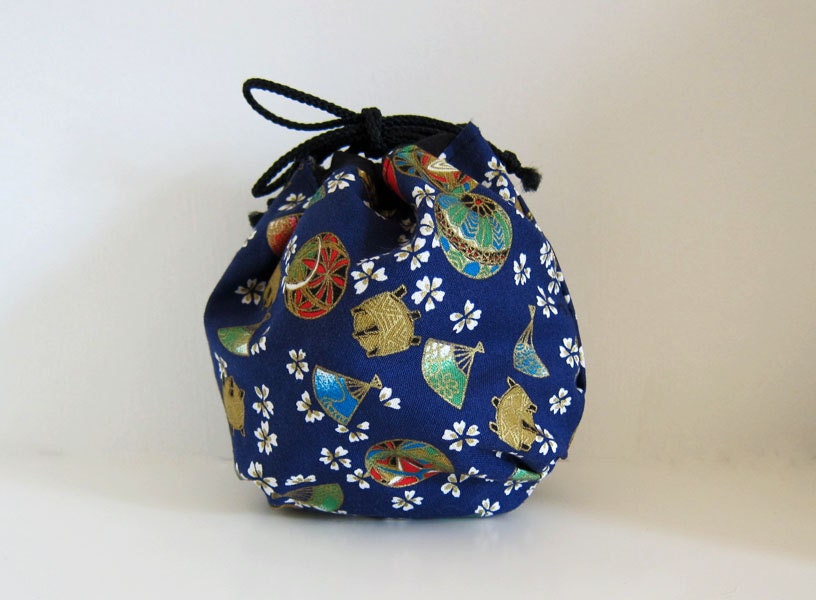 Yarn cozy -- Round drawstring bag -- Japanese kimono cotton