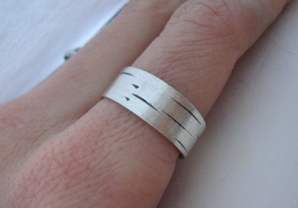 Brushed Birch ring in silver