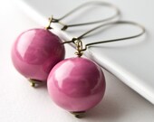 Magenta, Vintage Fucsia papier mache beads earrings