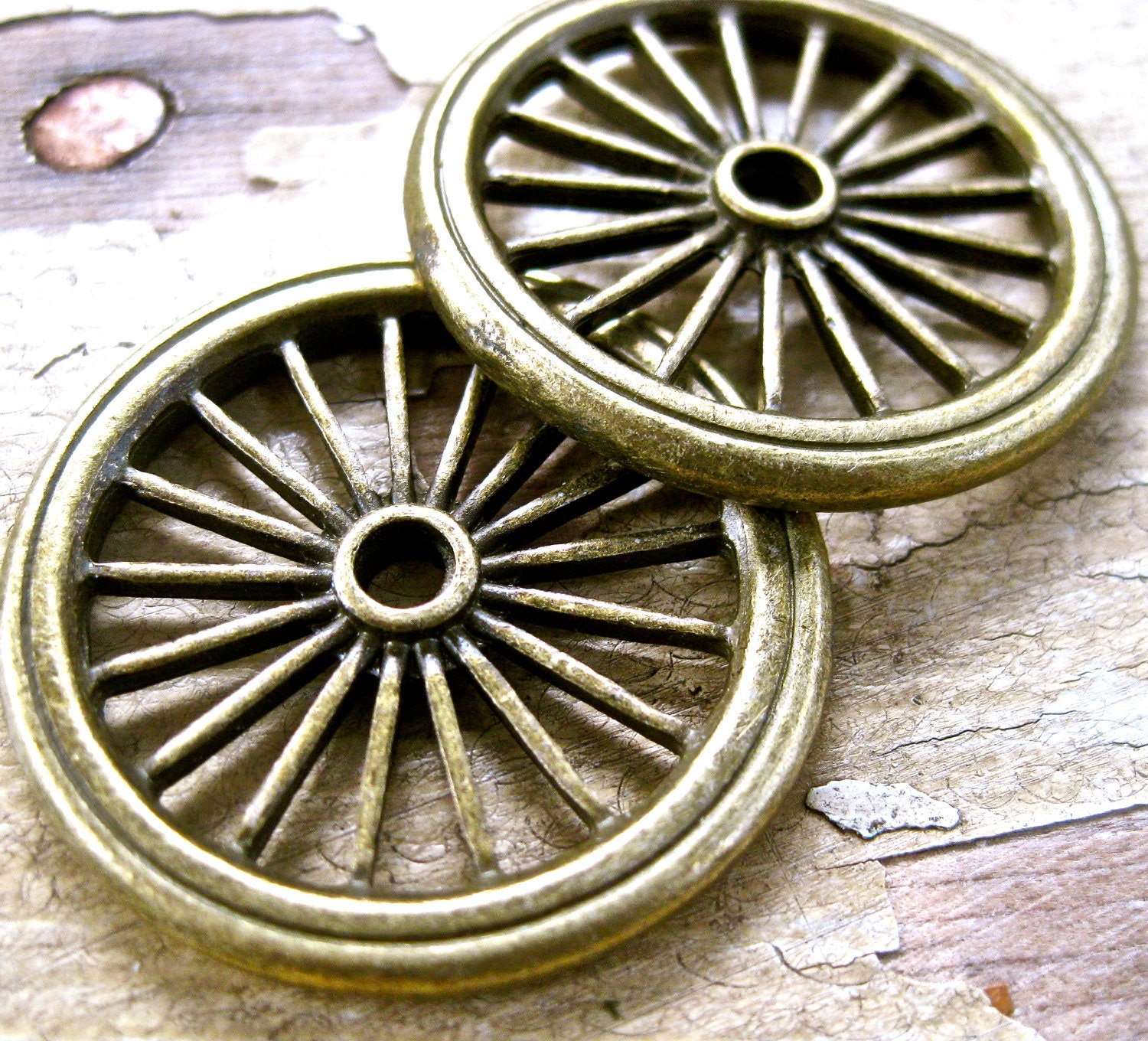 GEARS  Bronze wagon wheel cogs Steampunk supplies  jewelry findings  D5