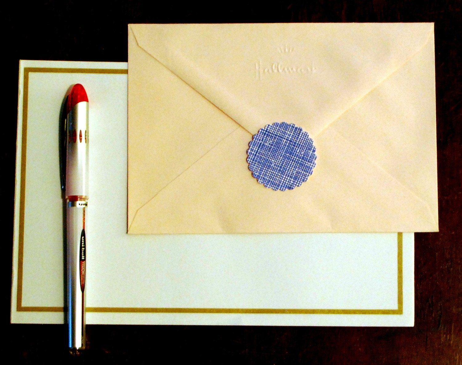 scalloped security pattern envelope seals and stickers