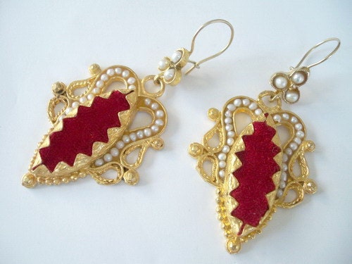 SALE for MOTHERS DAY------------Pearl and Red Velvet Earring
