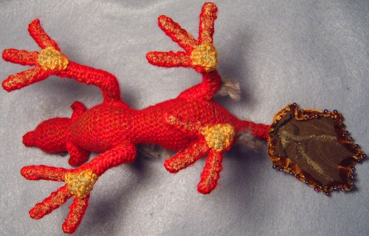 Aithne, OoaK poseable crocheted dragon