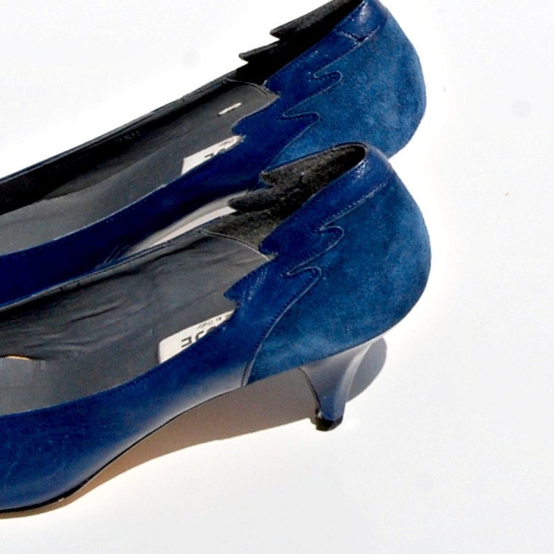 vintage ELECTRIC blue heel / 1980 suede leather OFFICE heel