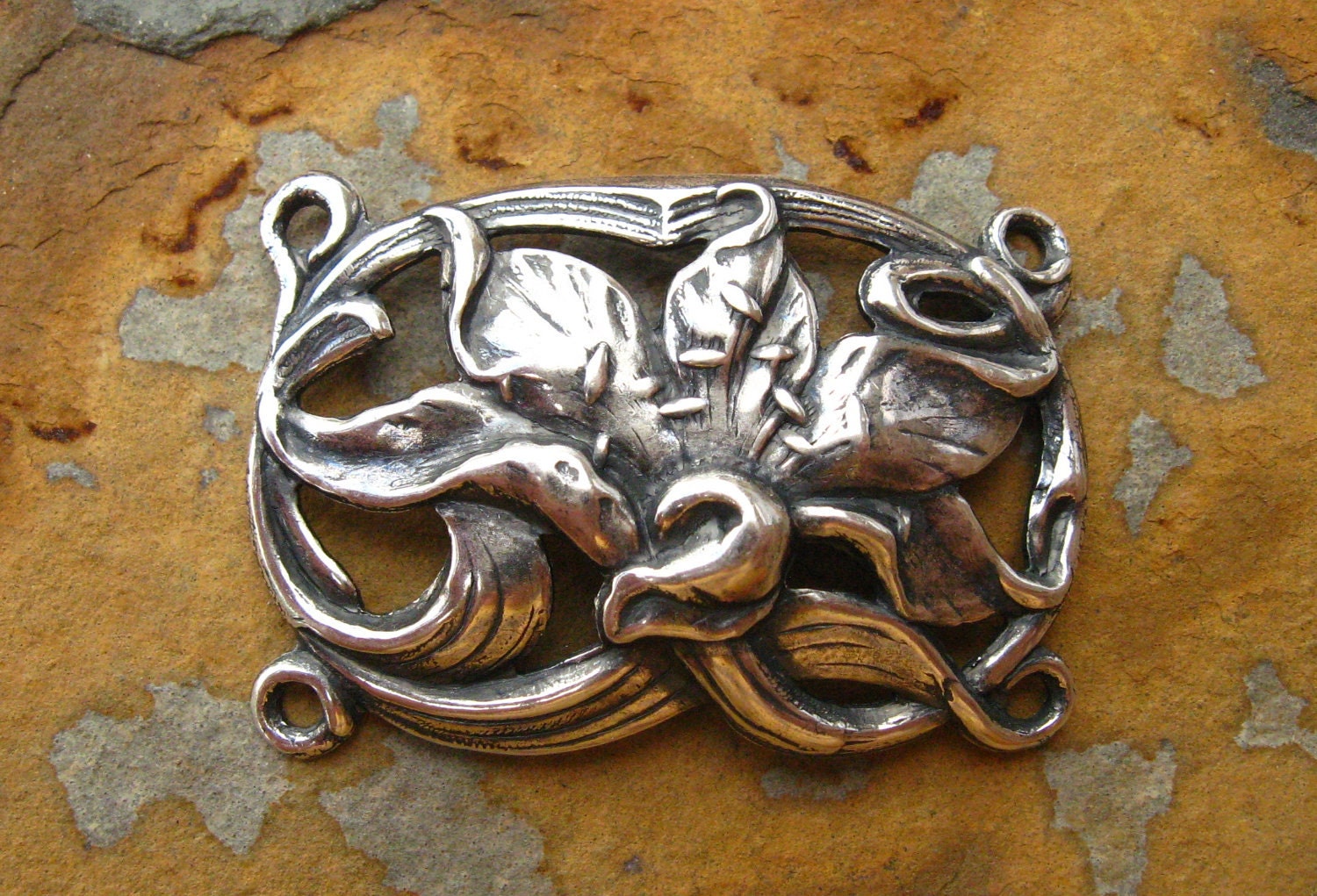 1 Antique Silver Lily Bracelt Link 26mm x 40mm - Trinity Brass Co