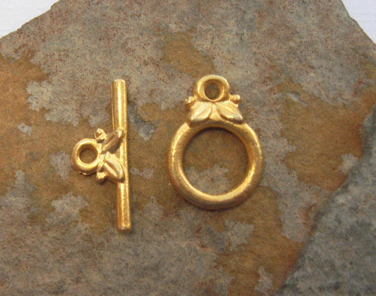 4 Gold Casting Olive Leaf Toggles - LOW SHIPPING
