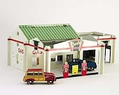 Pop-Up Sturdy Paper Gas Station