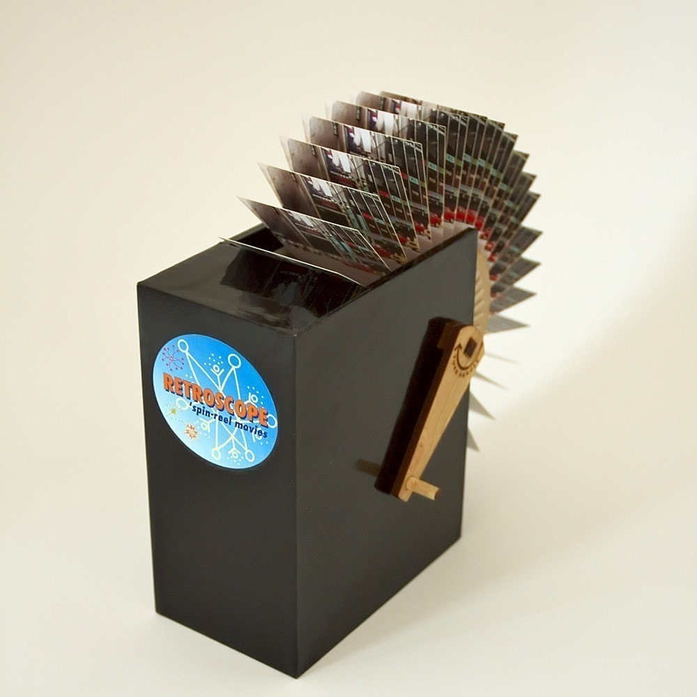 Retroscope (A flip book movie that goes round and round)
