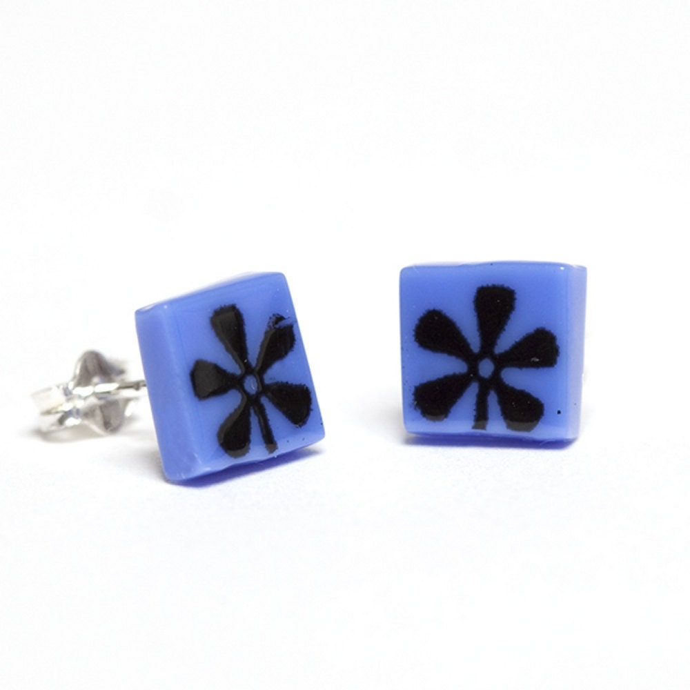 Daisy Stud Earrings Glass Flower Blue Black Enamel Sterling Silver 925