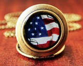 Liberty - American Flag United States of America Keepsake Photo Locket Necklace - United We Stand