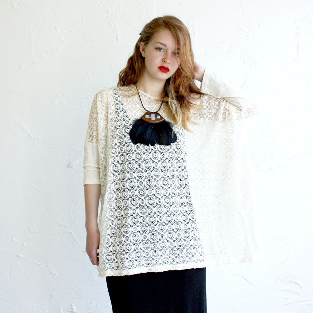 Box T - Cream Modern Circles Lace, Natural Cream Viscose Jersey sleeves - One Size