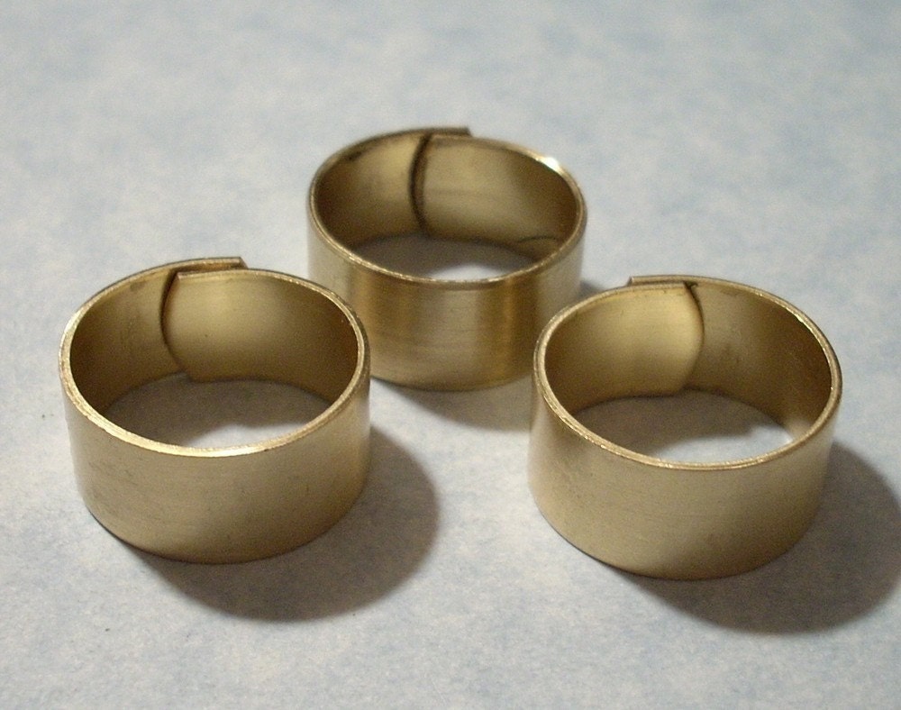 6 Smooth Band Wide Brass Rings