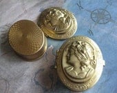 1 PC Victorian Gothic Cameo Pill Box