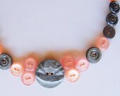 Vintage button necklace in grey and coral - Glow