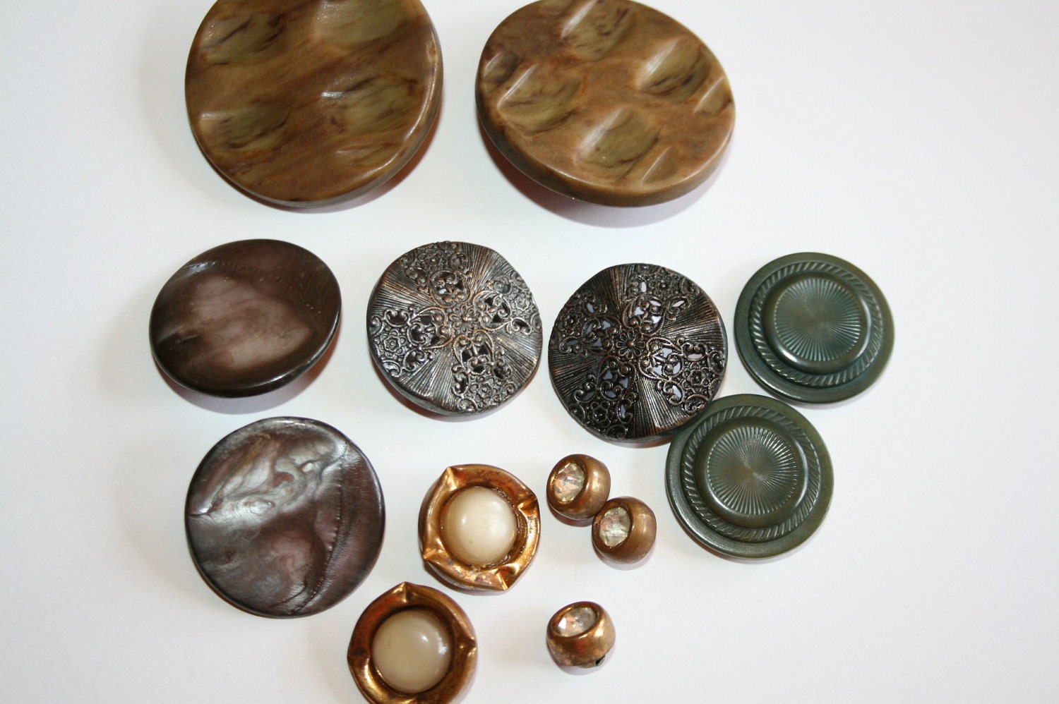 SALE mixed lot of old buttons