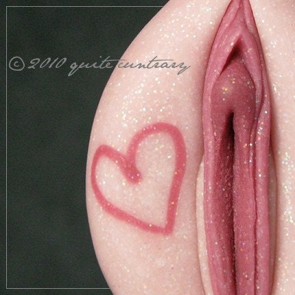 De Tout Mon Coeur . With All My Heart . Sparkly Pink Vulva Pendant with Hearts . OOAK Sculpted Erotic Art . Adult Mature
