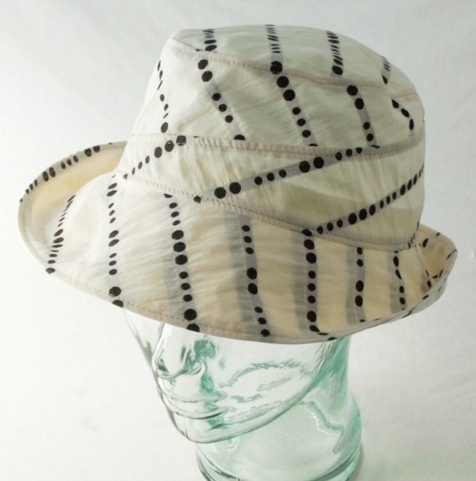 Womens Sun Hat Hat in Cream Cotton with Black Dots : Sunhat - L