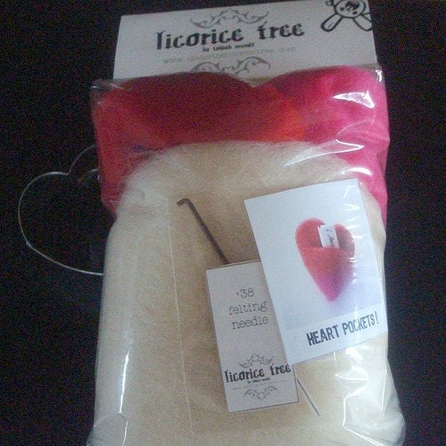 HEART POCKETS Needle Felting Kit