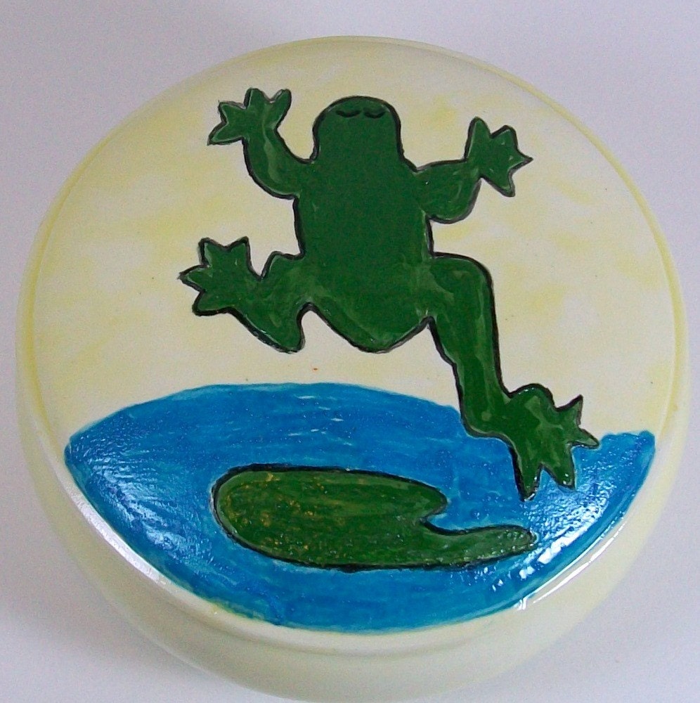 Round Ceramic Box with Frog