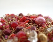 Passion's Tangle - One-of-a-kind brooch in red and pink