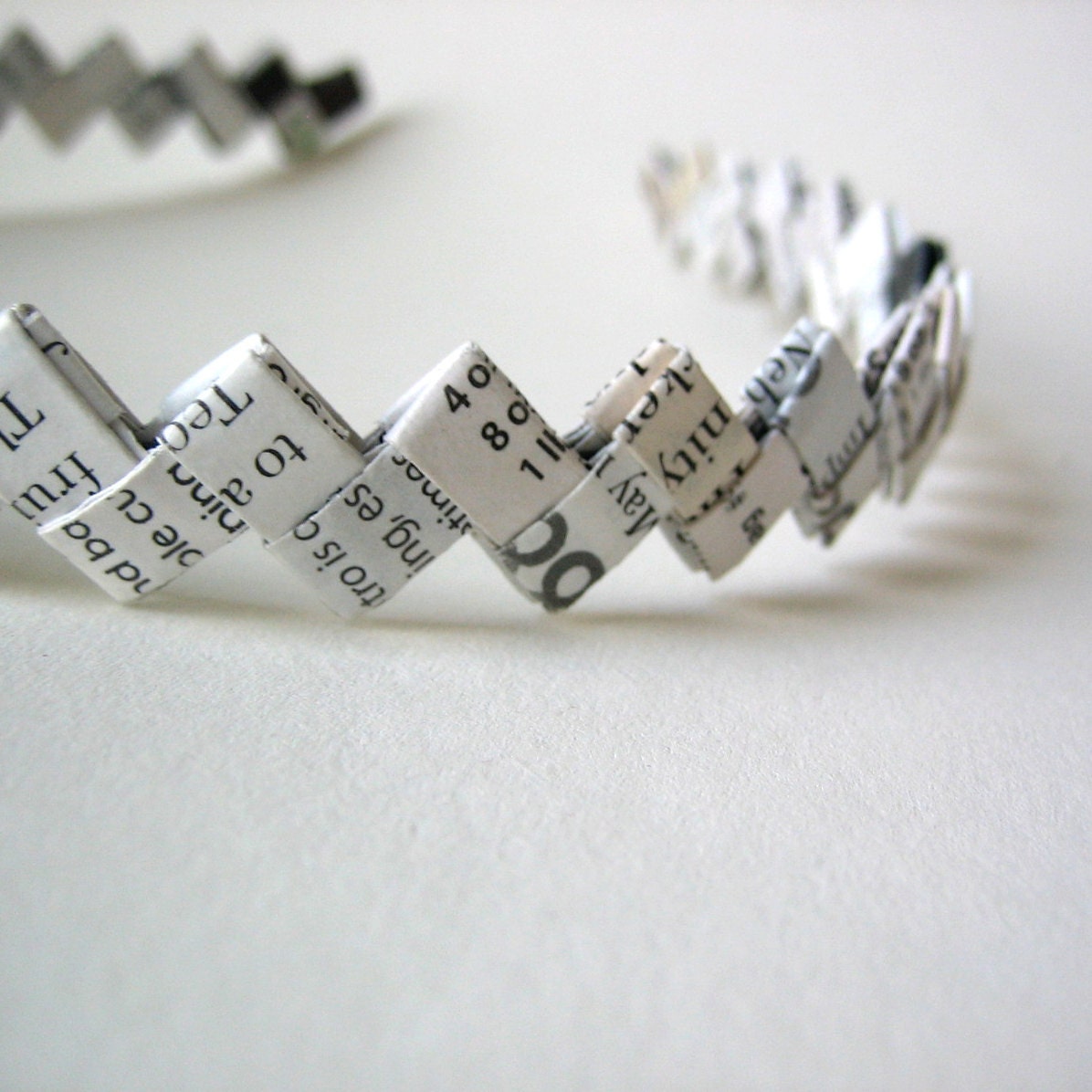 Headband - Black & White Chevron Zig Zag Pattern - Eco-Chic