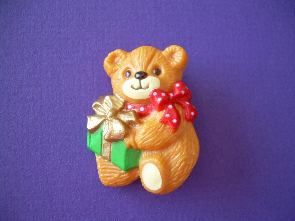 Vintage Teddy Bear Pin Enesco Lucy Rigg 1982 Christmas