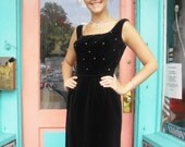 1950s Vintage Velvet Wiggle Dress w Rhinestone Splashed Bodice 34 in Bust FREE U S SHIPPING