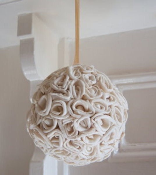 BEAUTIFUL FLOWER GIRL CREAM SOLA ROSE BALL POMANDER