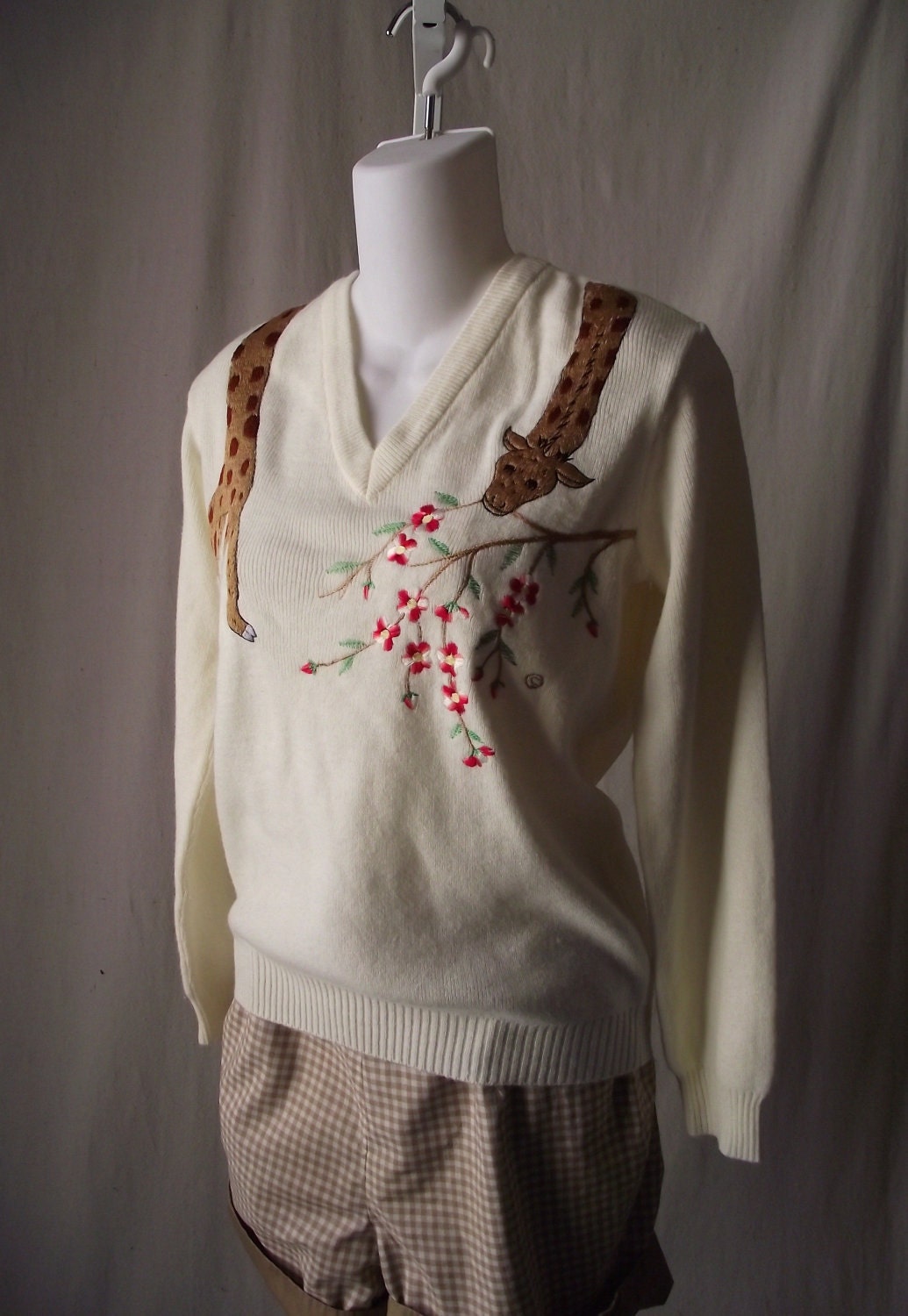 Vintage Sweater V Neck with Giraffe Embroidered Details Medium